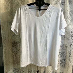 ❤️ LAT Classic V-Neck Short Sleeve White Tee